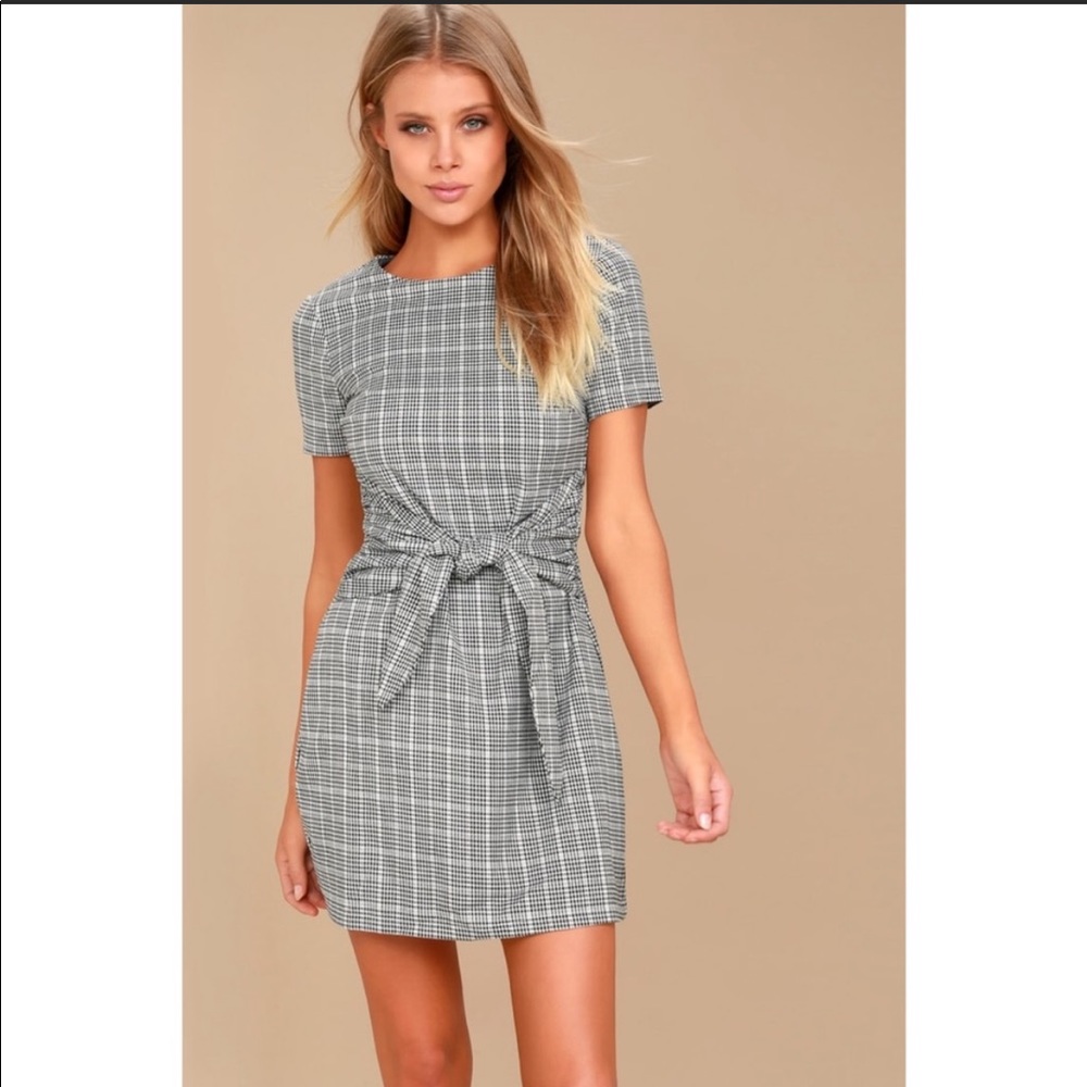 Lulu’s penny black and white gingham knotted dress